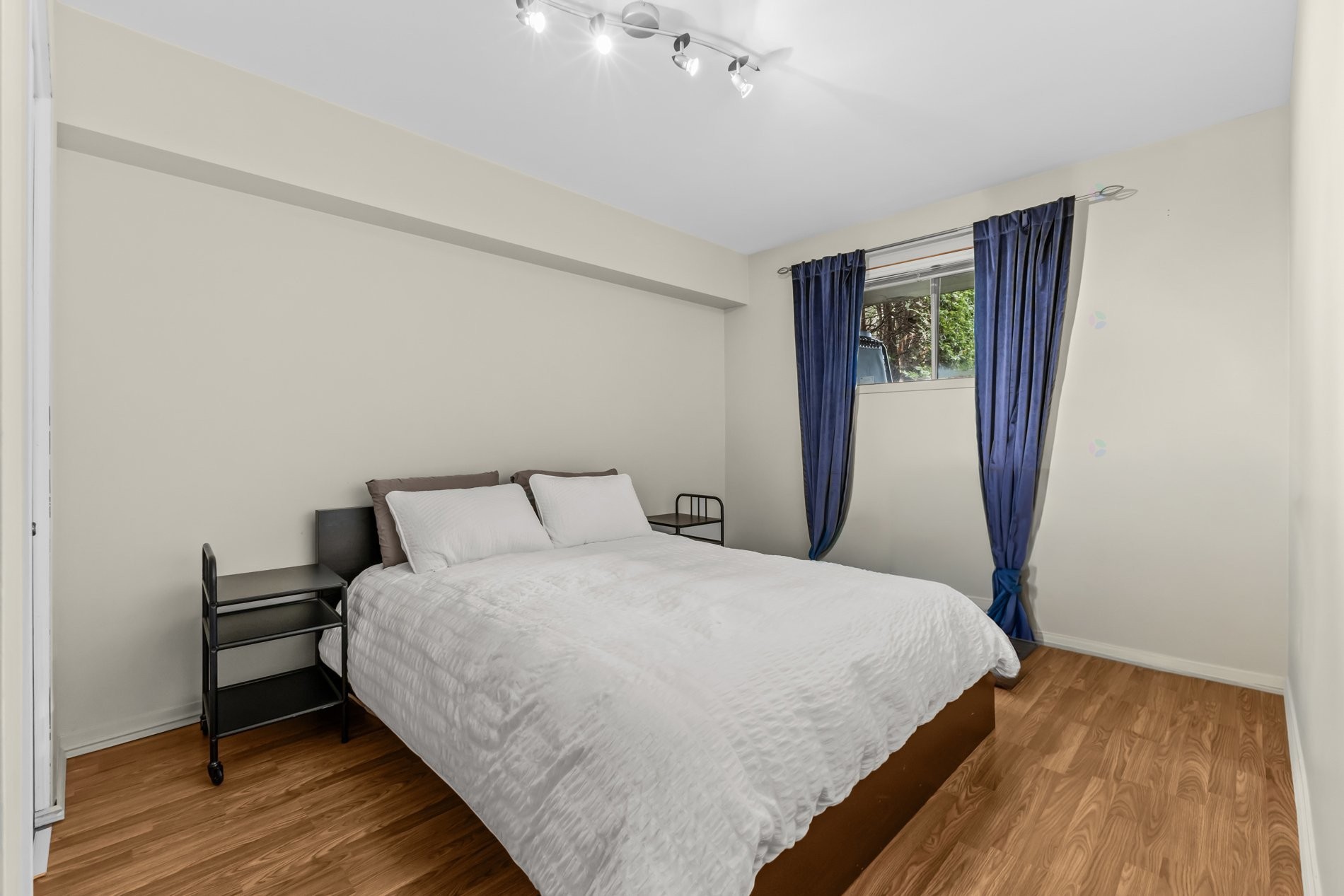 









674


Rue Marie-Derome

,
Saint-Jean-sur-Richelieu,




QC
J3A1T2

