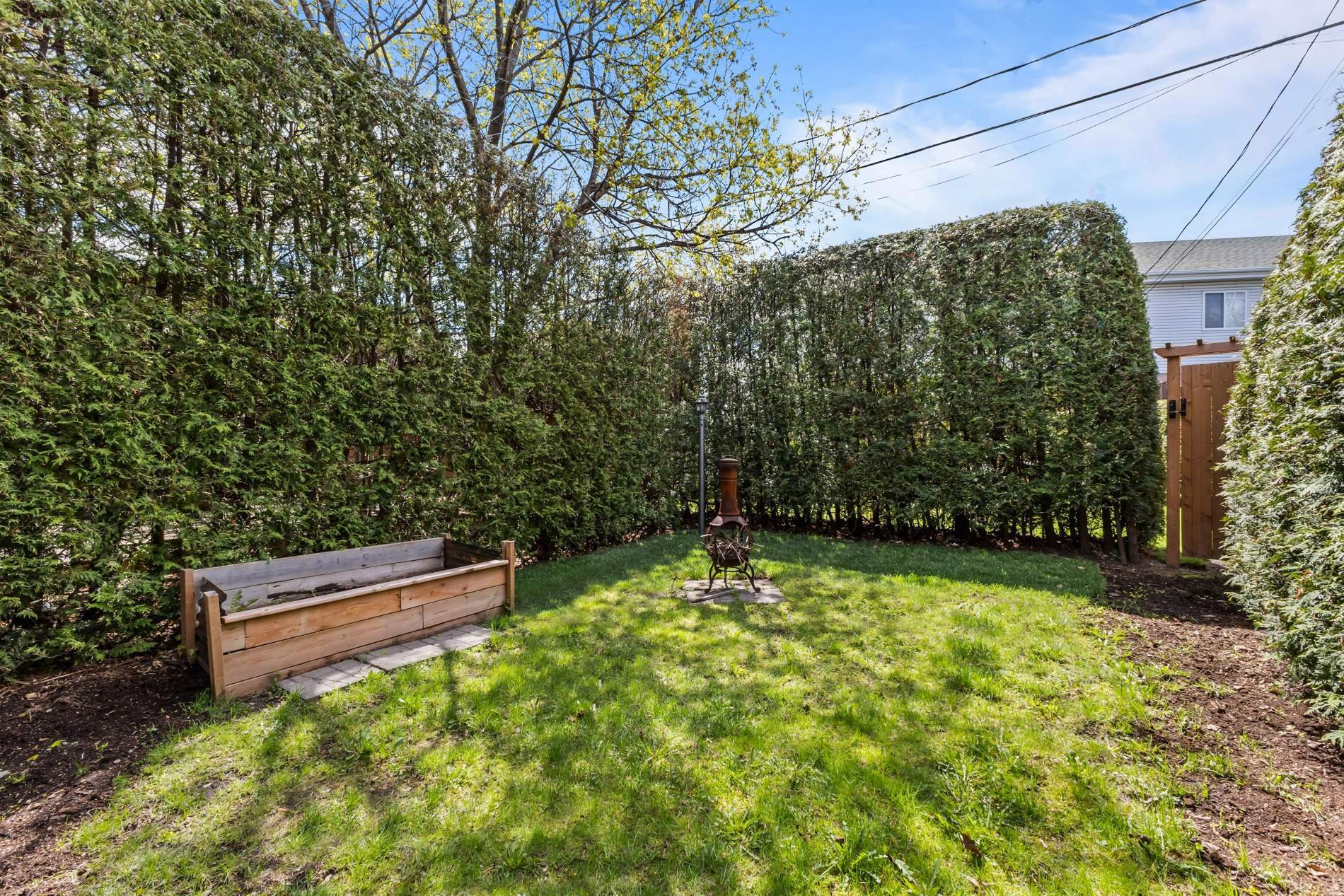 









674


Rue Marie-Derome

,
Saint-Jean-sur-Richelieu,




QC
J3A1T2

