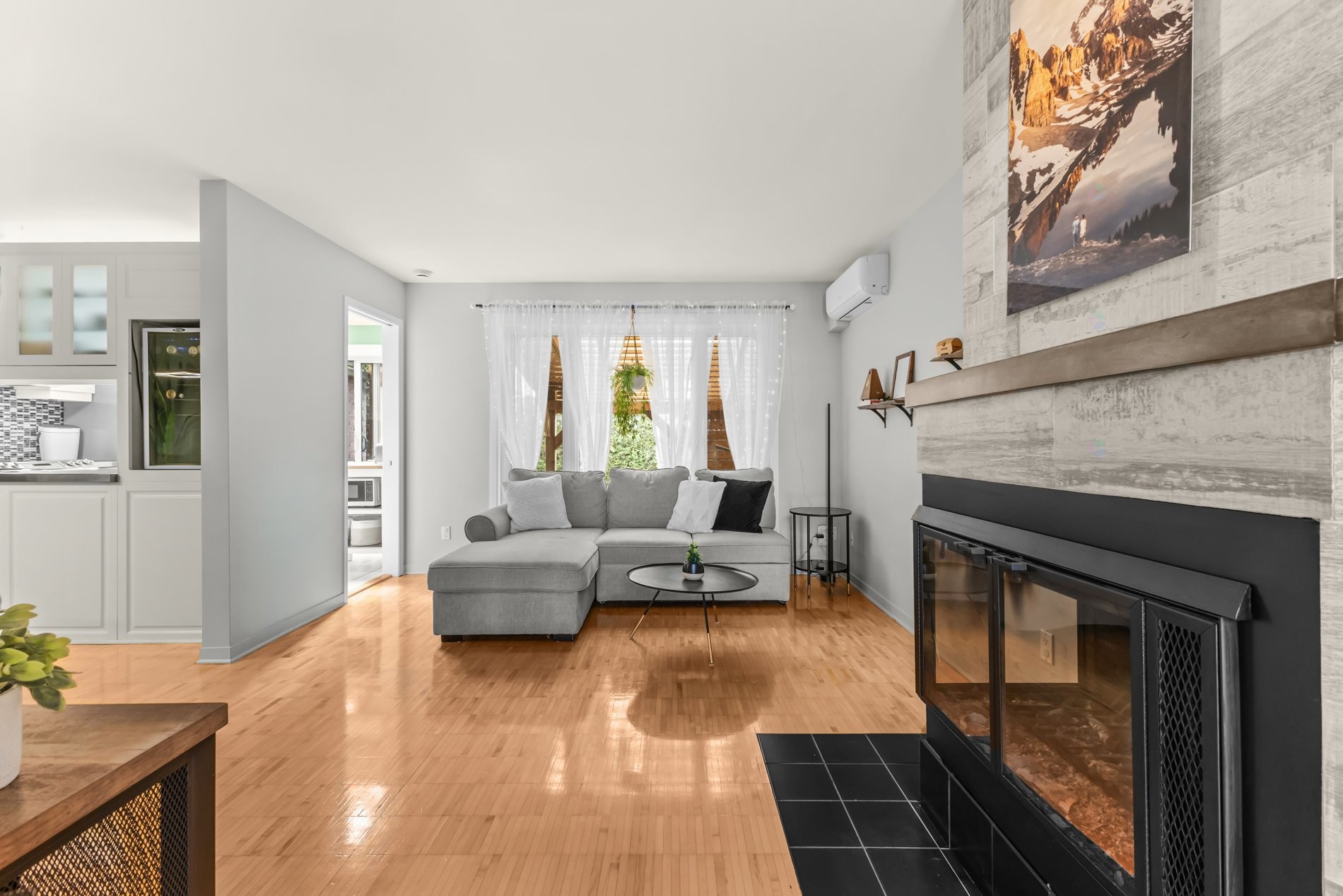 









674


Rue Marie-Derome

,
Saint-Jean-sur-Richelieu,




QC
J3A1T2

