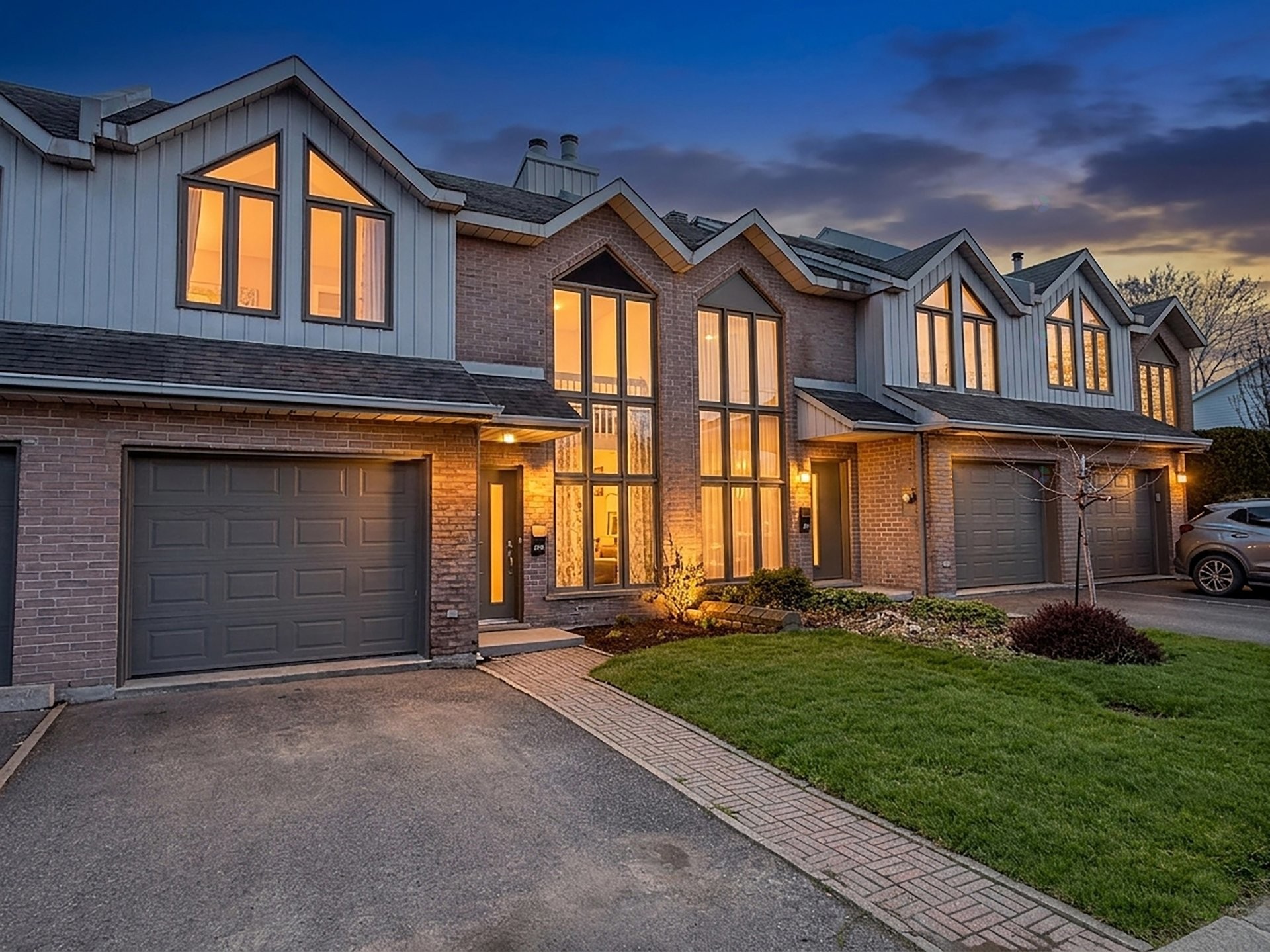 









674


Rue Marie-Derome

,
Saint-Jean-sur-Richelieu,




QC
J3A1T2


