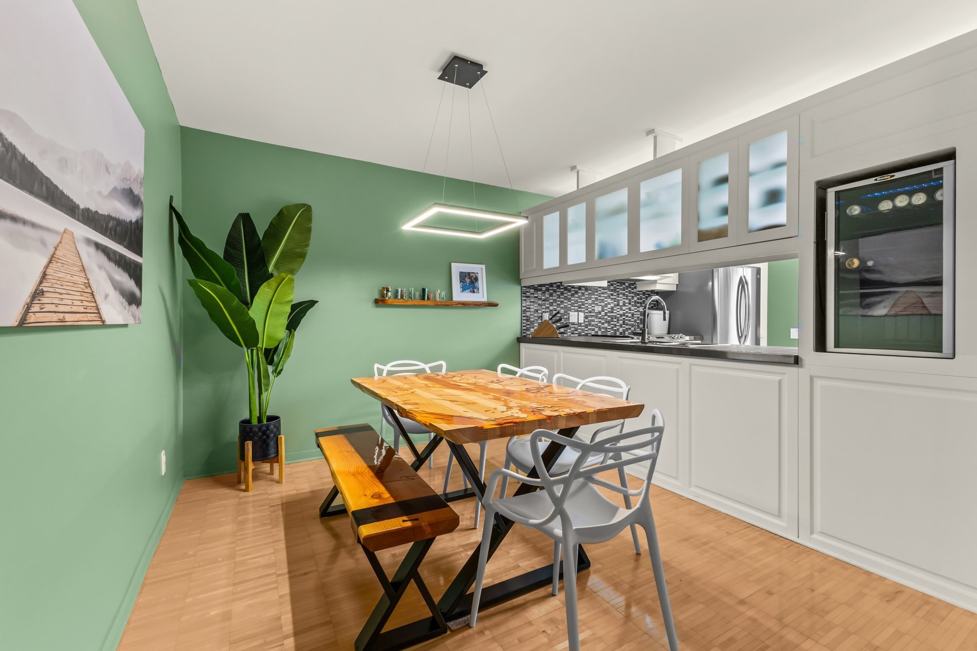 









674


Rue Marie-Derome

,
Saint-Jean-sur-Richelieu,




QC
J3A1T2

