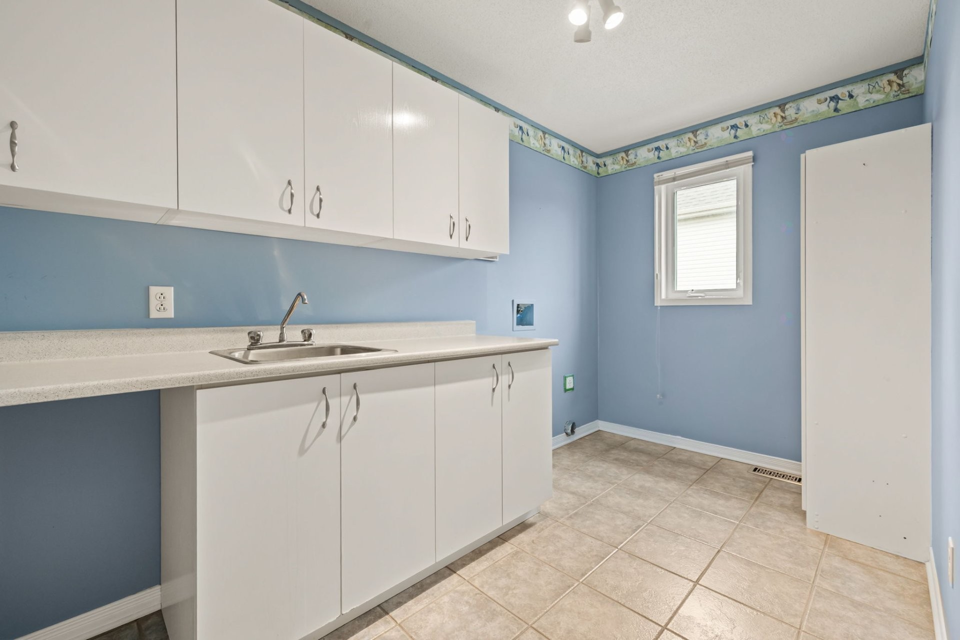 









415


Rue Ernest-Gaboury

,
Gatineau (Gatineau),




QC
J8V2N5

