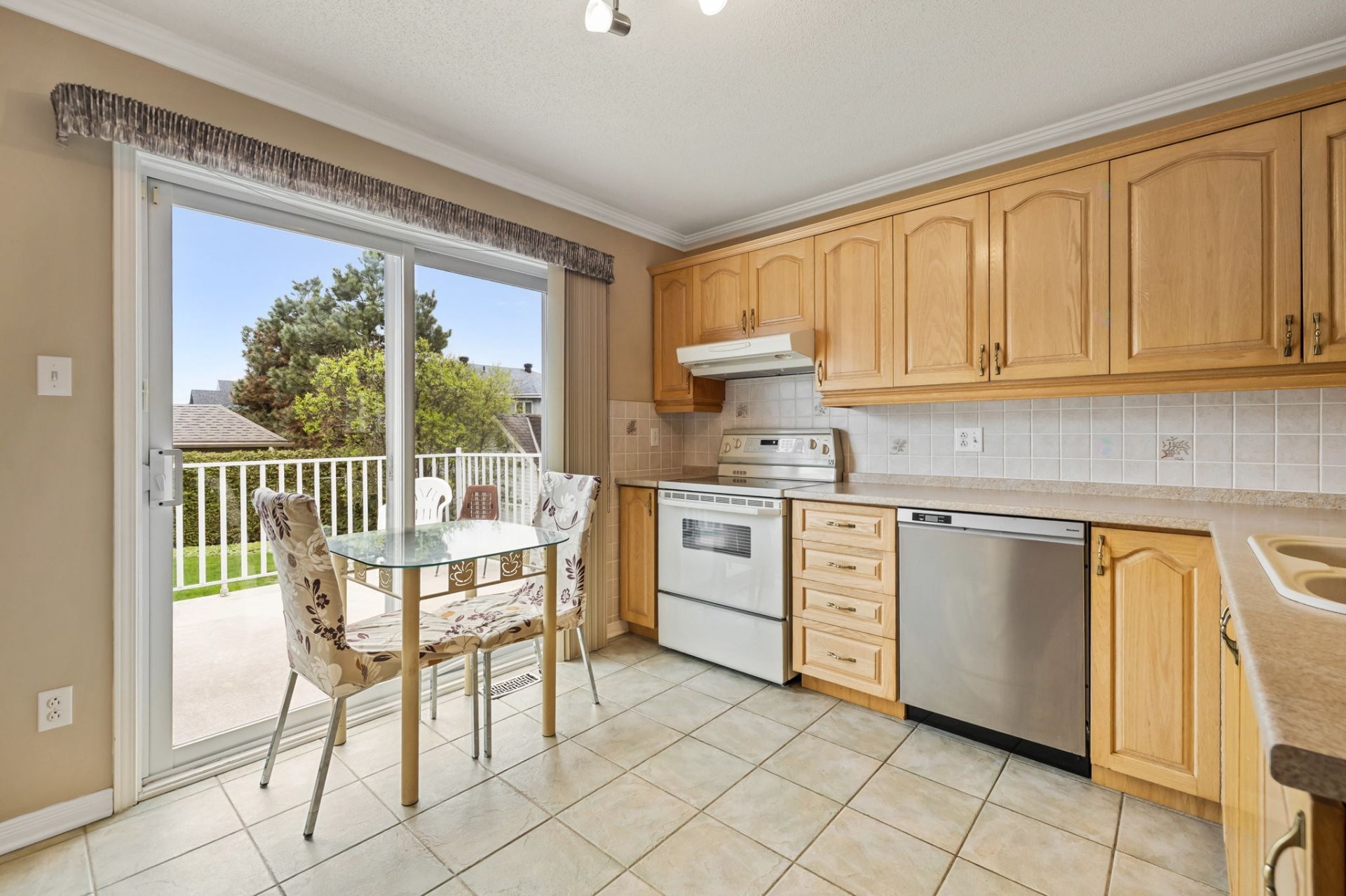 









415


Rue Ernest-Gaboury

,
Gatineau (Gatineau),




QC
J8V2N5

