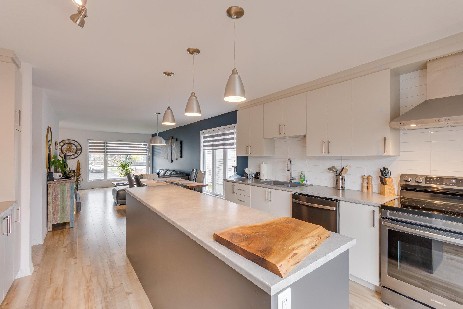 









274


Rue de Fontenelle

,
Gatineau (Gatineau),




QC
J8T0A4

