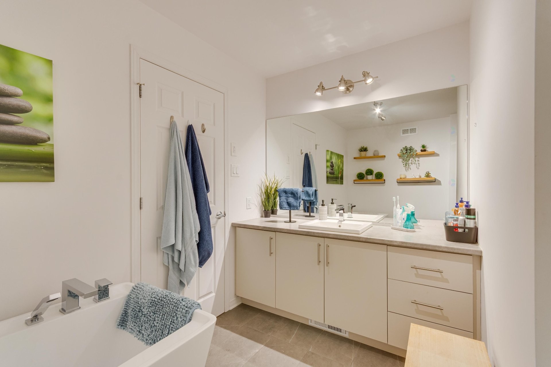 









274


Rue de Fontenelle

,
Gatineau (Gatineau),




QC
J8T0A4

