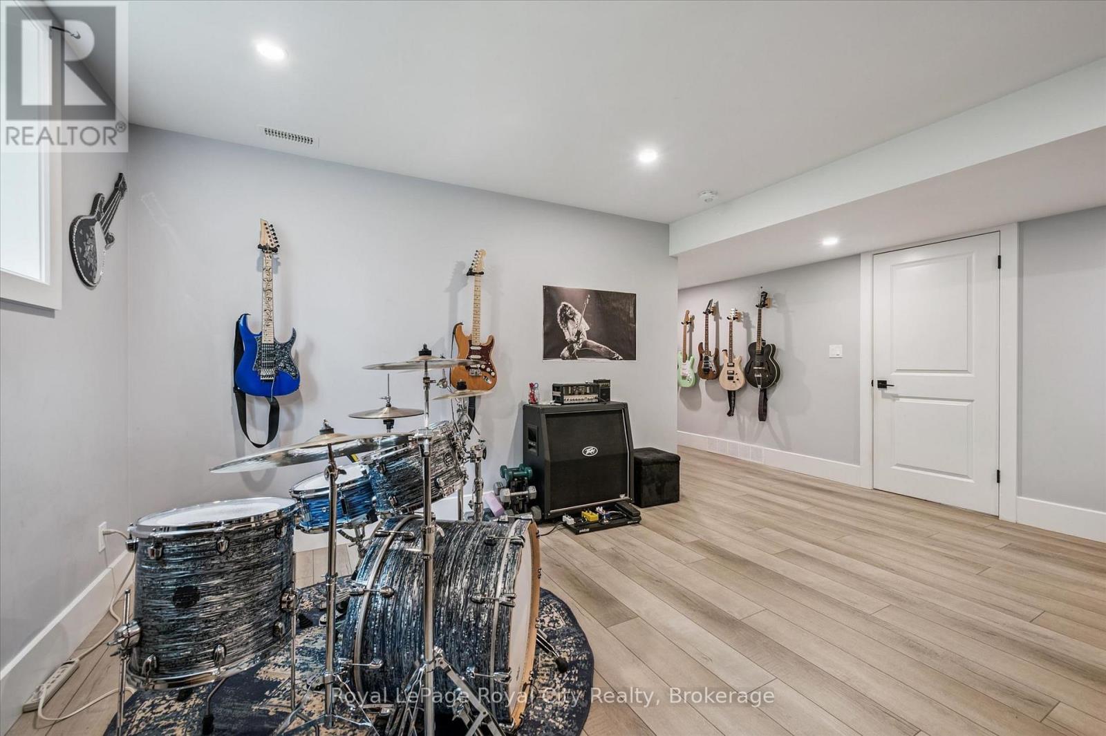 












50 FAITH DRIVE

,
Mapleton,




Ontario
N0G1P0

