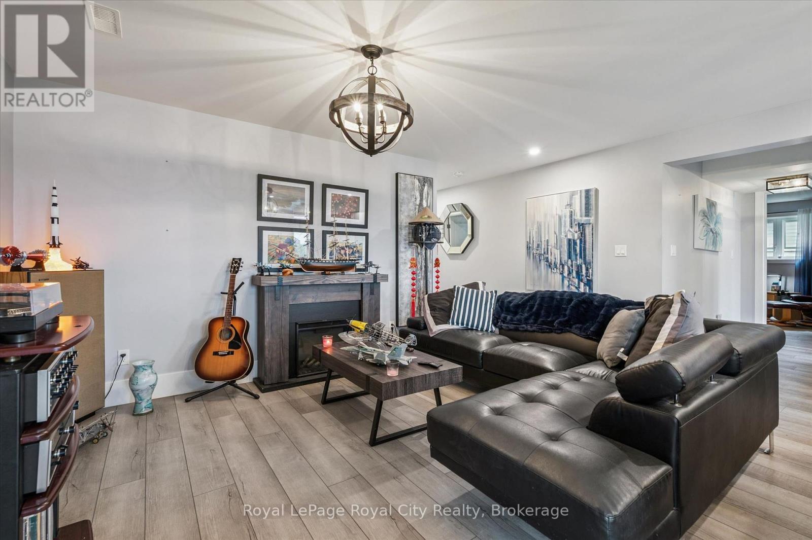 












50 FAITH DRIVE

,
Mapleton,




Ontario
N0G1P0


