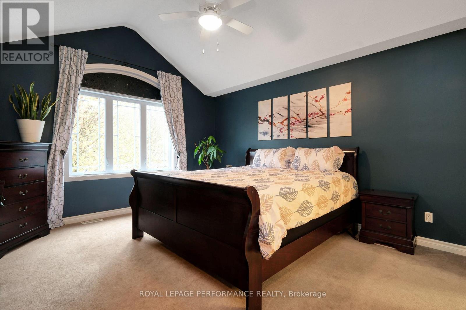 












112 OLDE TOWNE AVENUE

,
Russell,




Ontario
K4R0A6

