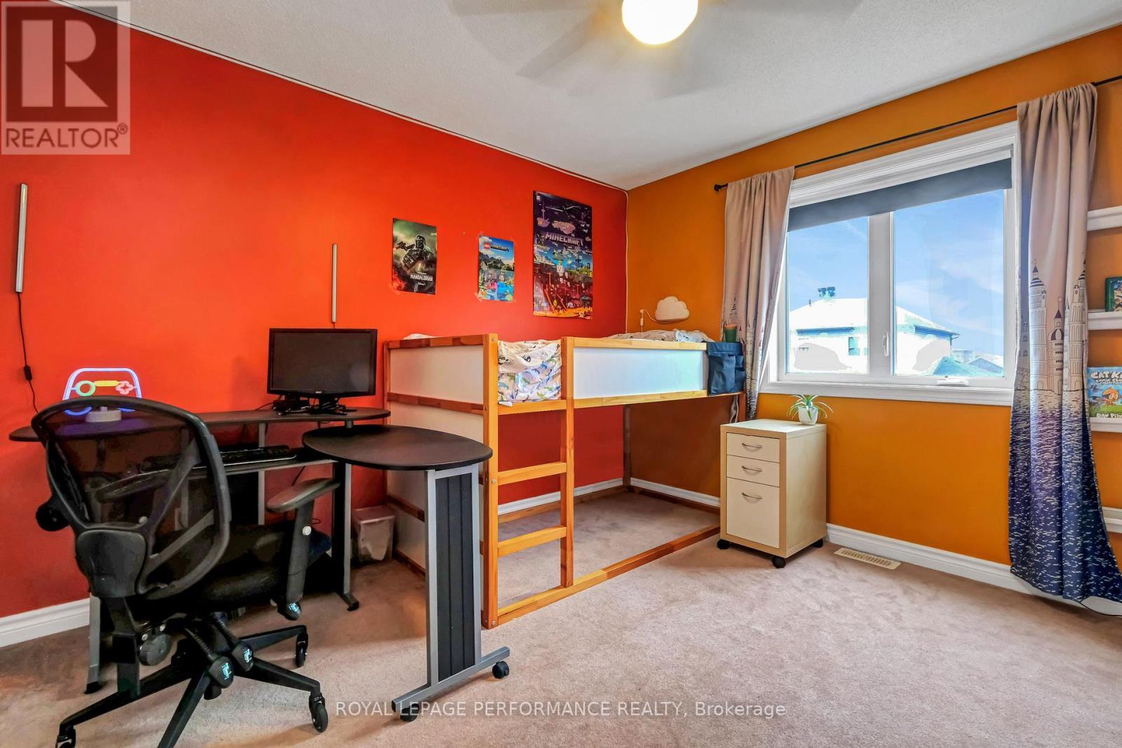 












112 OLDE TOWNE AVENUE

,
Russell,




Ontario
K4R0A6

