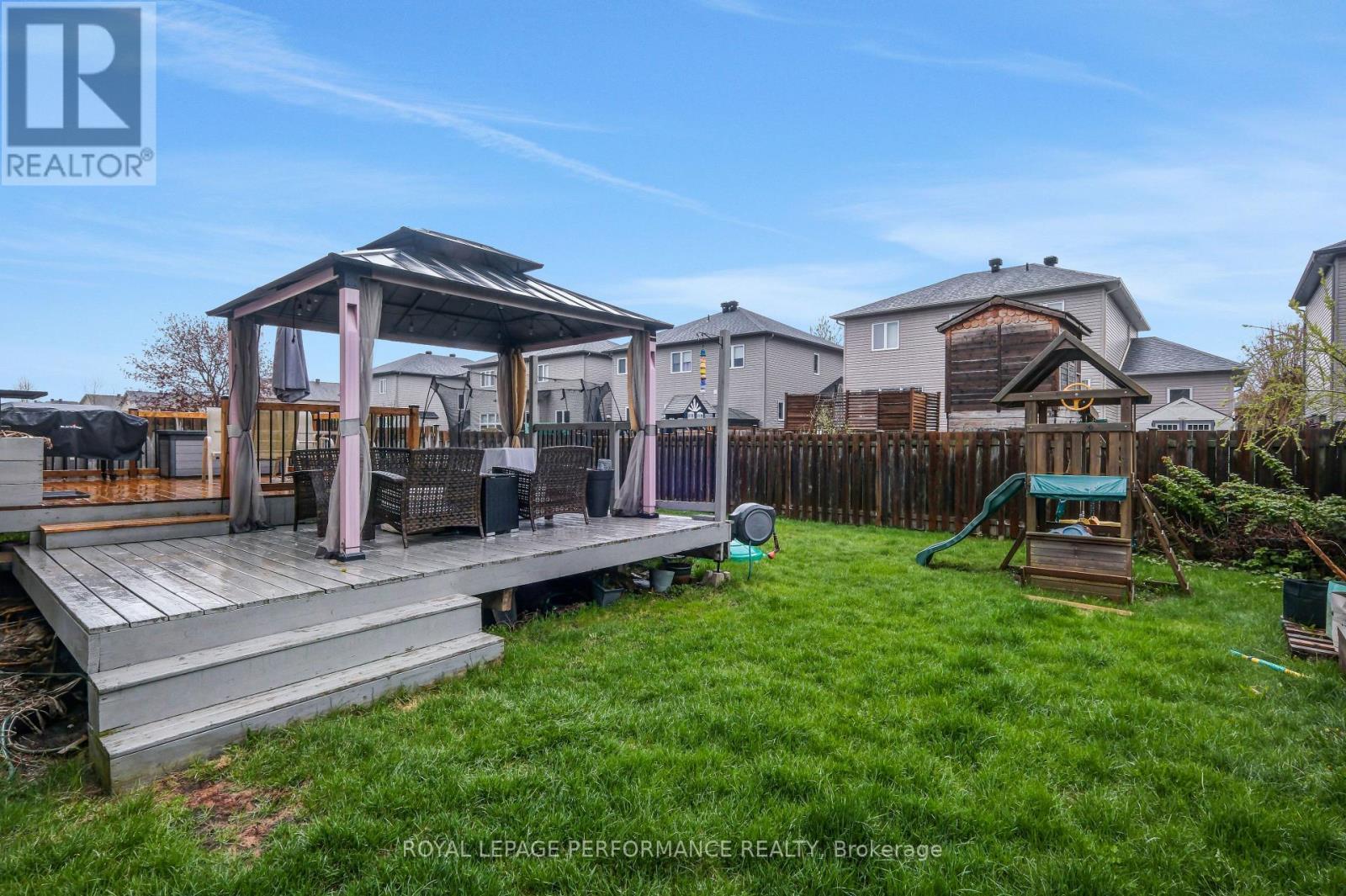 












112 OLDE TOWNE AVENUE

,
Russell,




Ontario
K4R0A6

