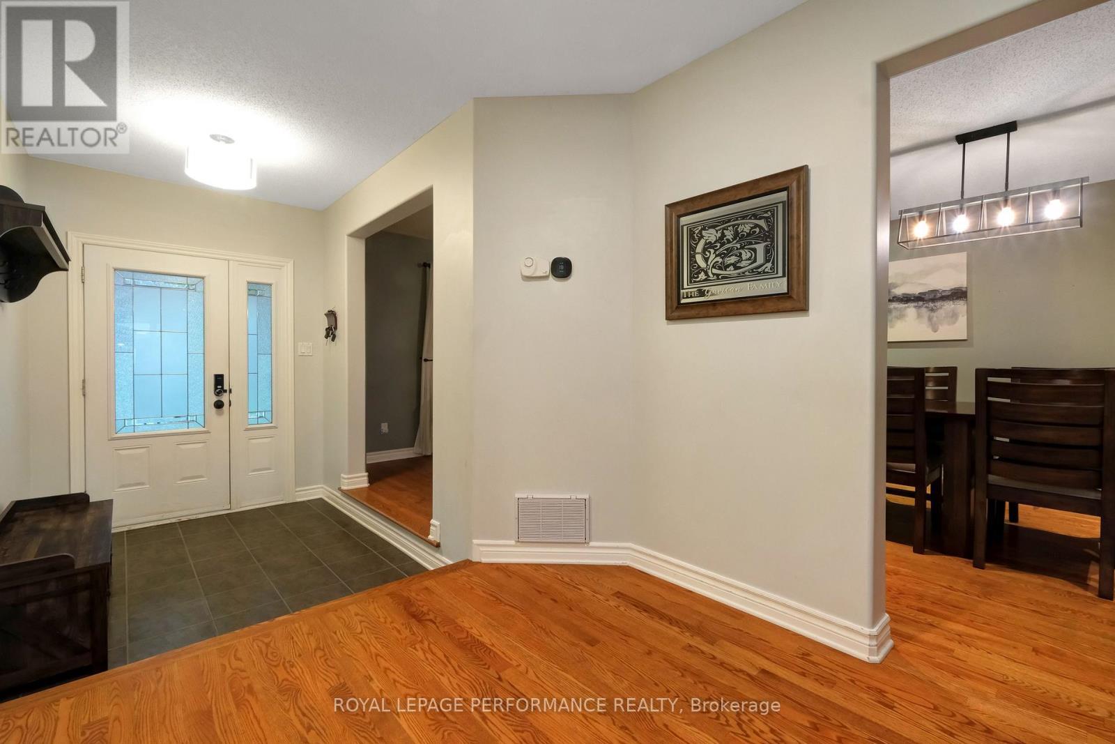 












112 OLDE TOWNE AVENUE

,
Russell,




Ontario
K4R0A6

