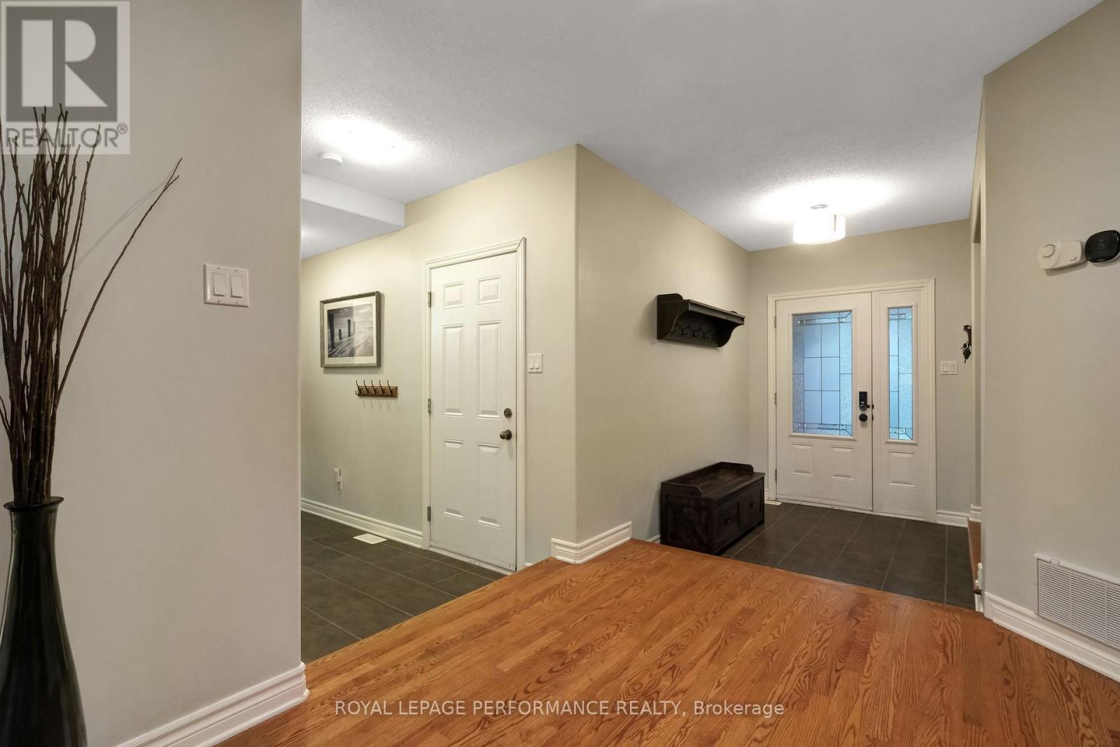 












112 OLDE TOWNE AVENUE

,
Russell,




Ontario
K4R0A6

