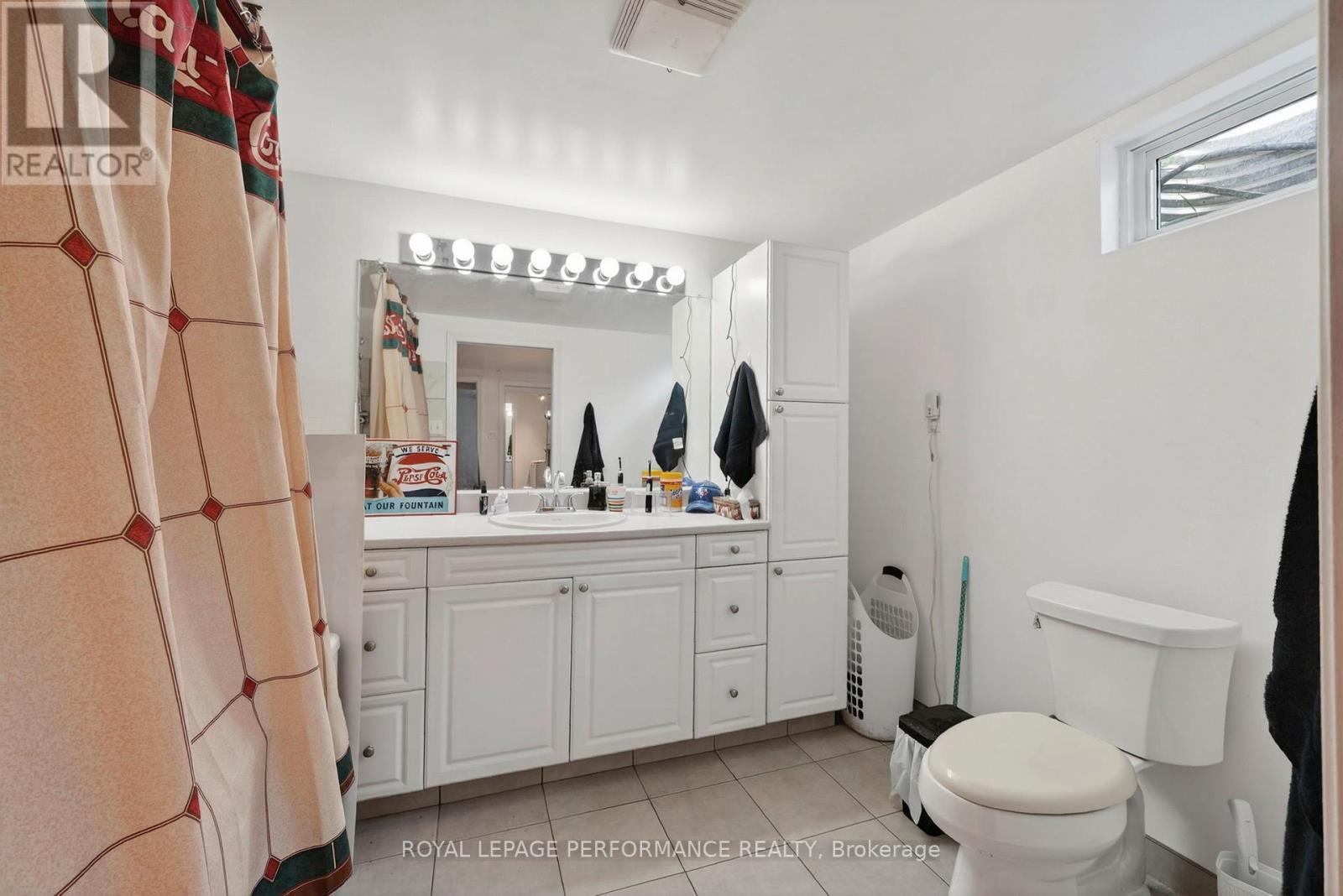 












1824 ELGIN STREET

,
Cornwall,




Ontario
K6J5C1

