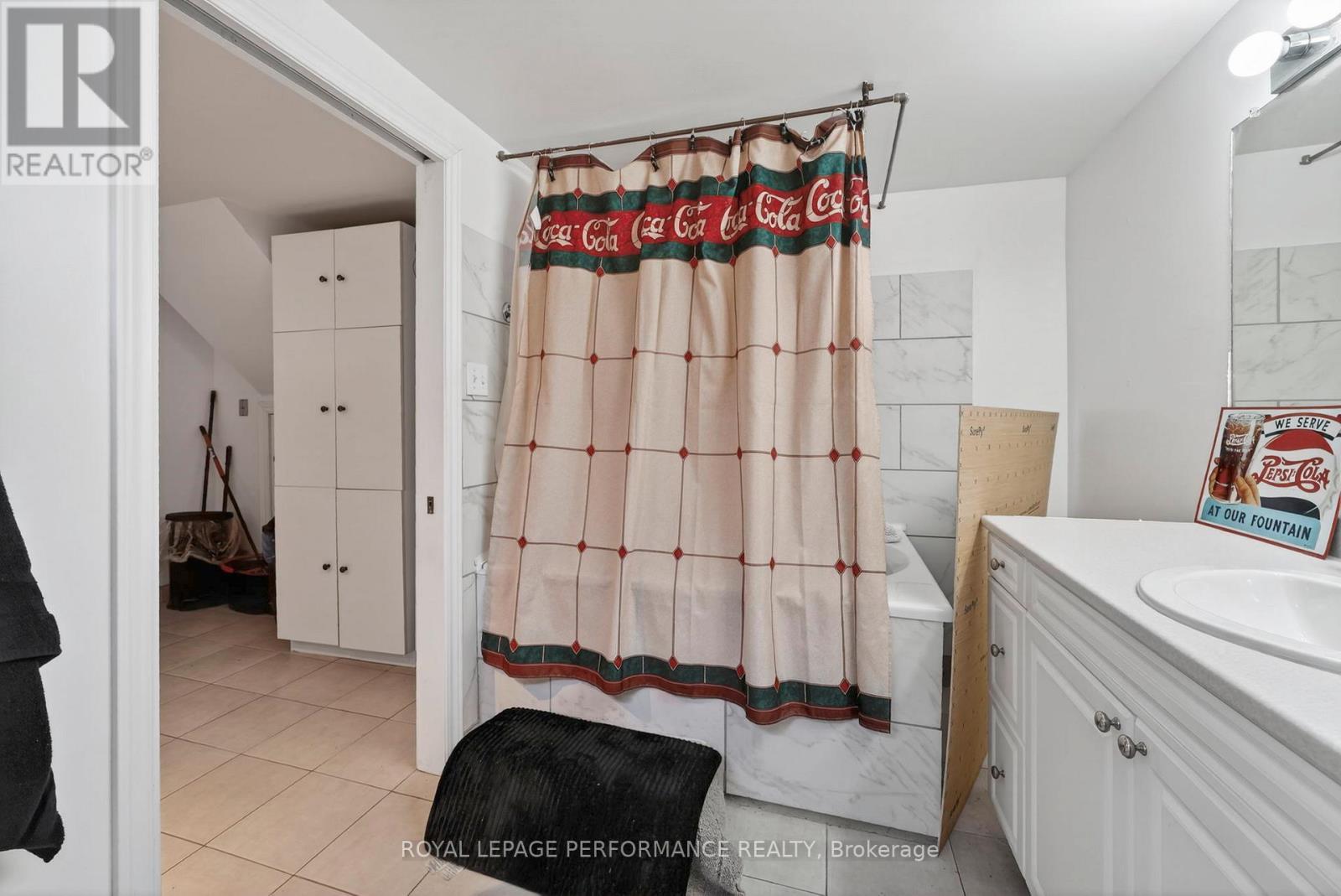 












1824 ELGIN STREET

,
Cornwall,




Ontario
K6J5C1

