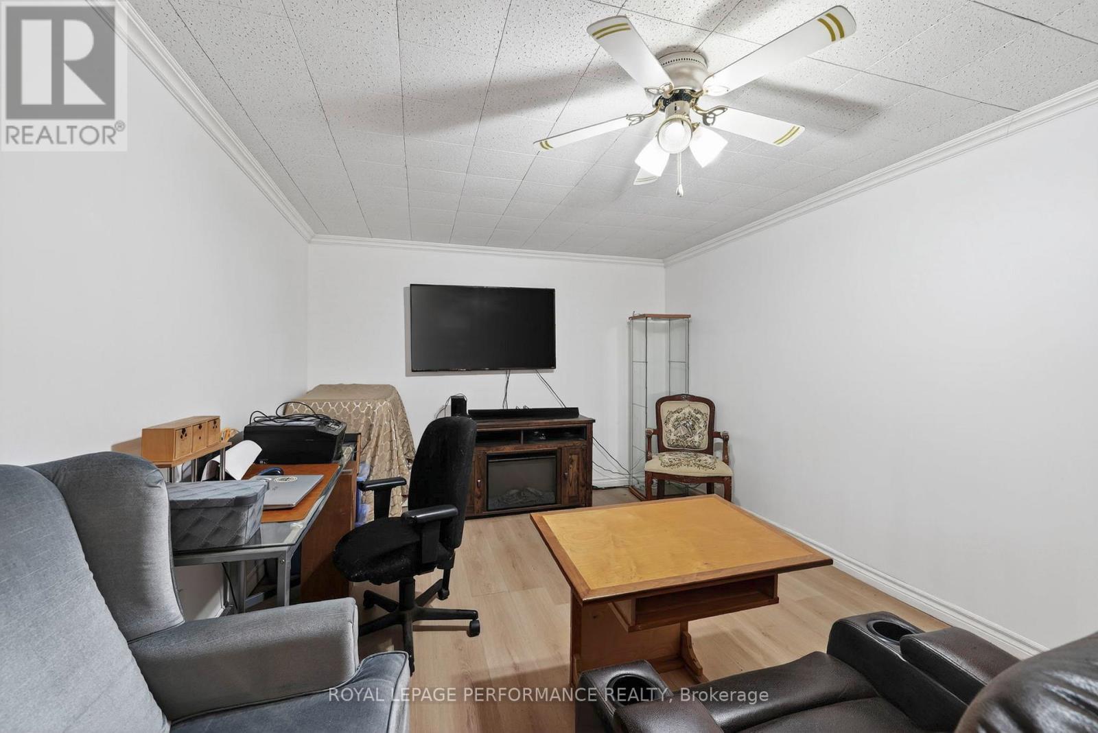 












1824 ELGIN STREET

,
Cornwall,




Ontario
K6J5C1

