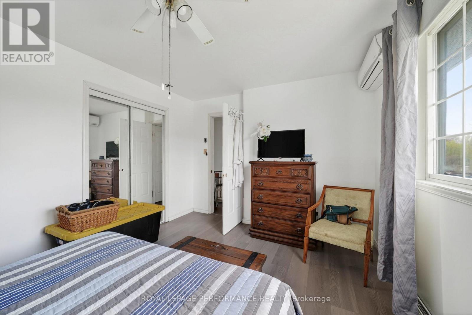 












1824 ELGIN STREET

,
Cornwall,




Ontario
K6J5C1

