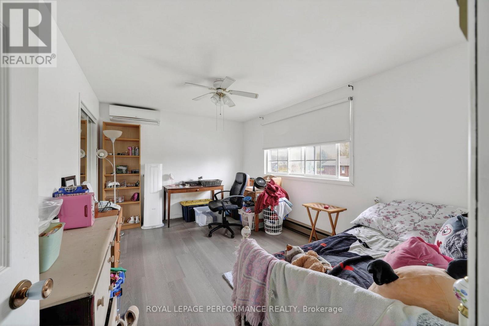 












1824 ELGIN STREET

,
Cornwall,




Ontario
K6J5C1

