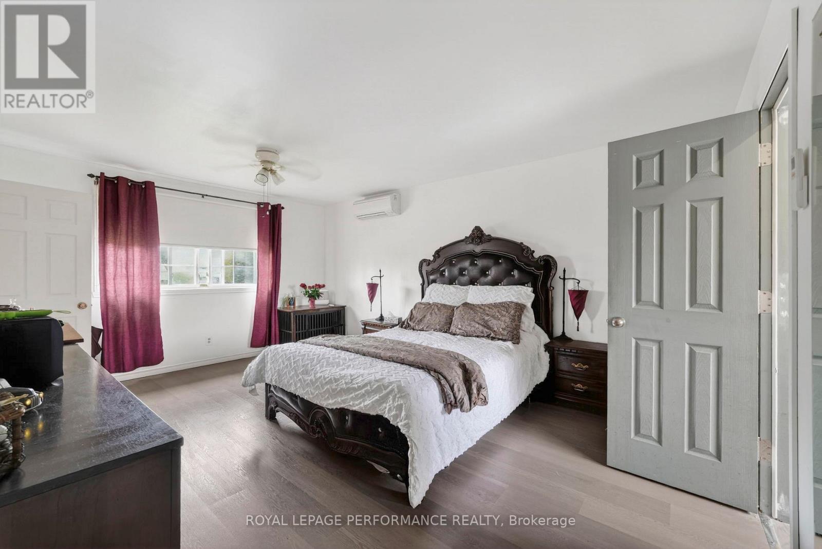 












1824 ELGIN STREET

,
Cornwall,




Ontario
K6J5C1

