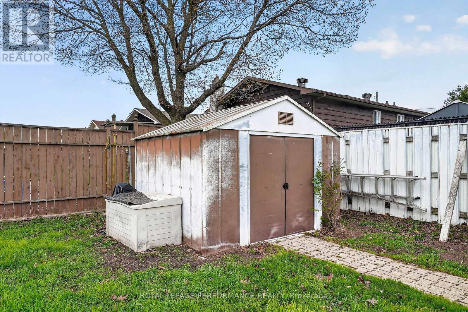 












1824 ELGIN STREET

,
Cornwall,




Ontario
K6J5C1

