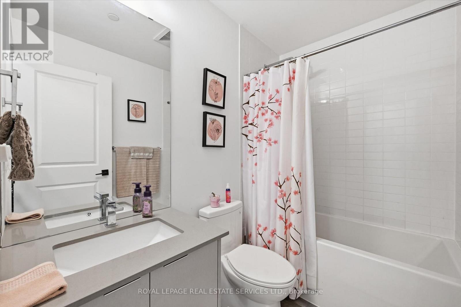 












726 - 2485 TAUNTON ROAD

,
Oakville,




Ontario
L6H3R8

