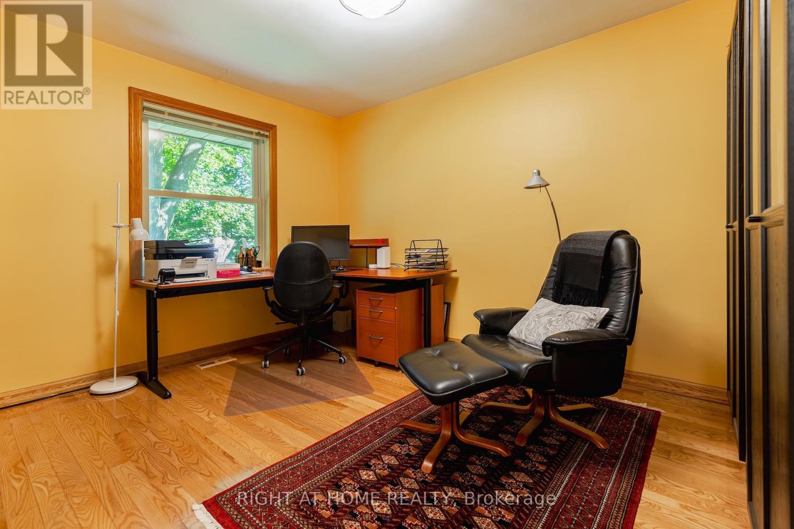 












3325 ENNISKILLEN CIRCLE

,
Mississauga,




Ontario
L5C2M9

