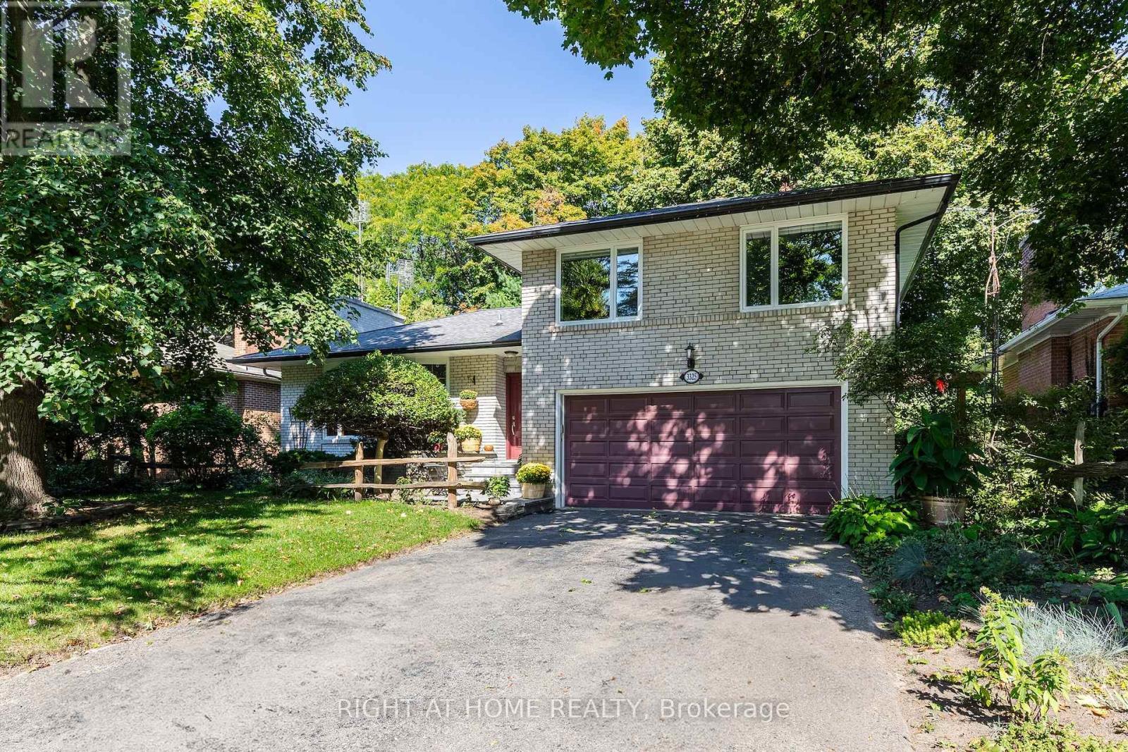 












3325 ENNISKILLEN CIRCLE

,
Mississauga,




Ontario
L5C2M9

