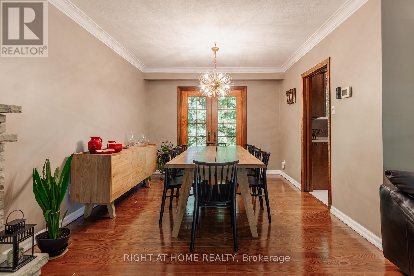 












3325 ENNISKILLEN CIRCLE

,
Mississauga,




Ontario
L5C2M9


