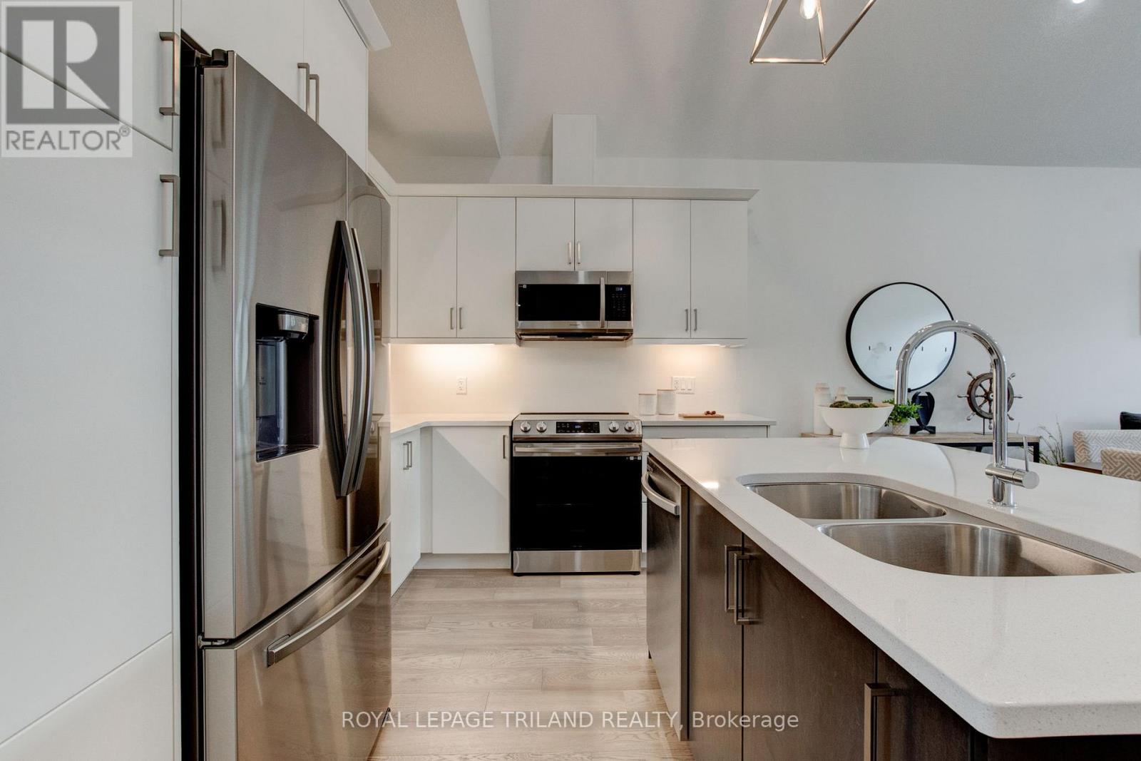 












24 - 62 COMPASS TRAIL

,
Central Elgin,







Ontario
N5L0B4

