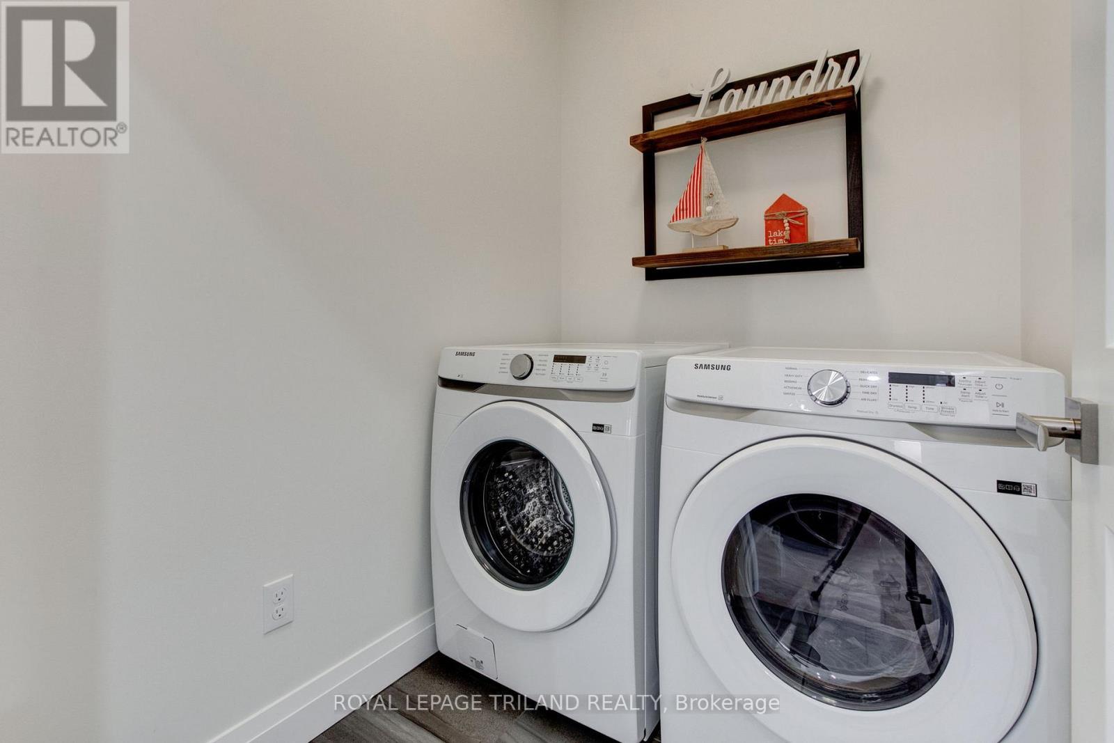 












24 - 62 COMPASS TRAIL

,
Central Elgin,







Ontario
N5L0B4

