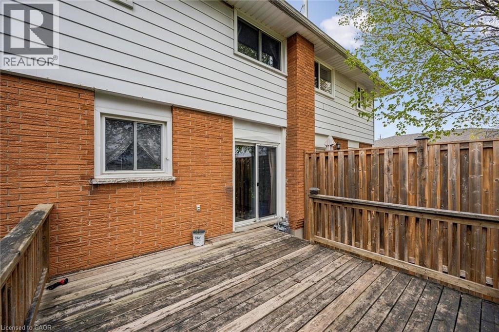 












105 ORIOLE Parkway

,
Elmira,




Ontario
N3B1C2

