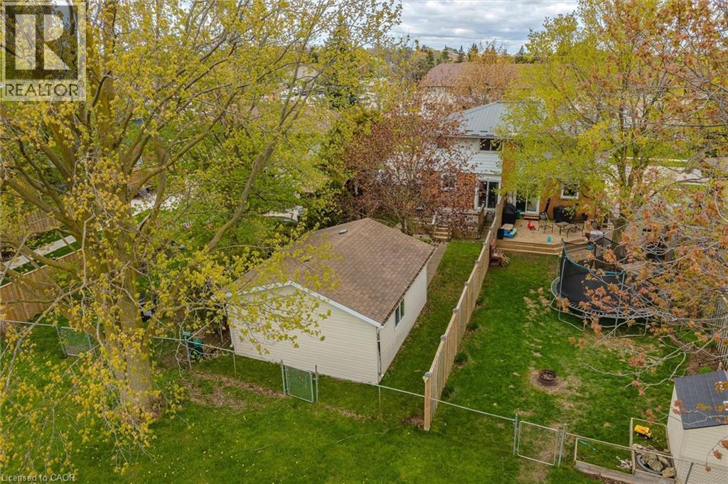












105 ORIOLE Parkway

,
Elmira,




Ontario
N3B1C2

