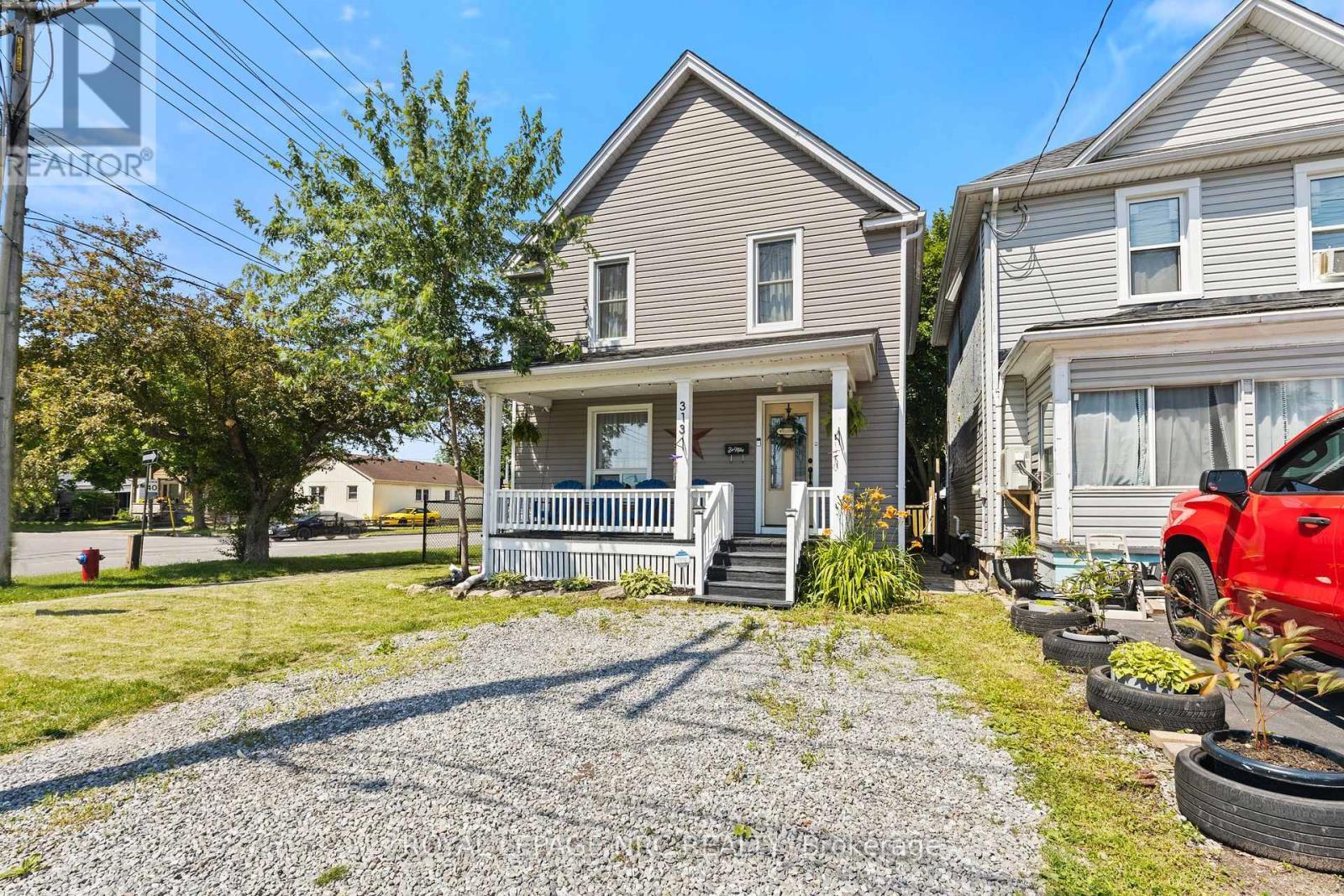 












313 BURGAR STREET

,
Welland (Welland Downtown),




Ontario
L3B2T5

