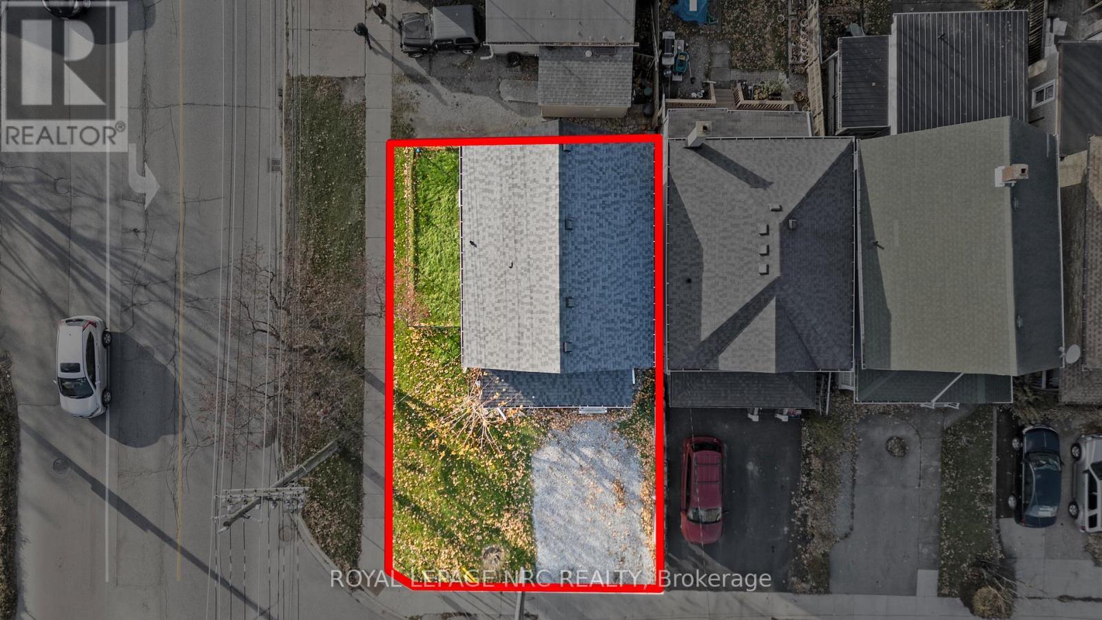 












313 BURGAR STREET

,
Welland (Welland Downtown),




Ontario
L3B2T5

