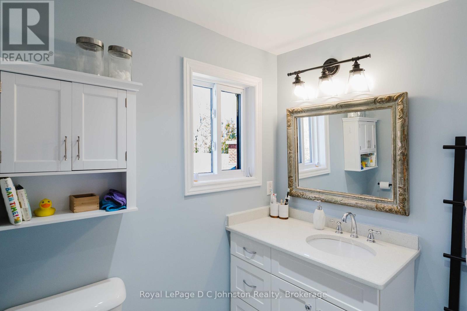 












166 MACDONALD LANE

,
Saugeen Shores,




Ontario
N0H2L0

