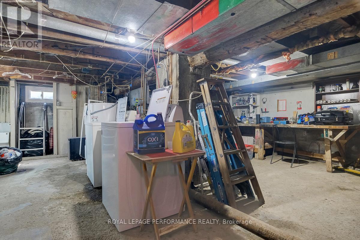 












228 CARILLON STREET

,
Ottawa,




Ontario
K1L5X8

