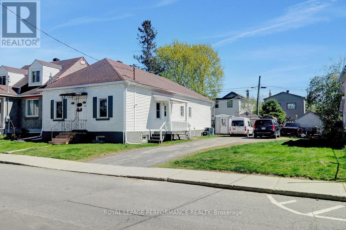 












228 CARILLON STREET

,
Ottawa,




Ontario
K1L5X8

