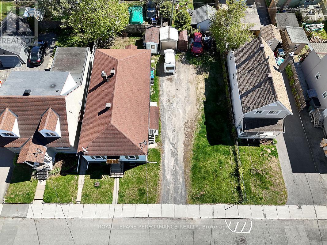 












228 CARILLON STREET

,
Ottawa,




Ontario
K1L5X8

