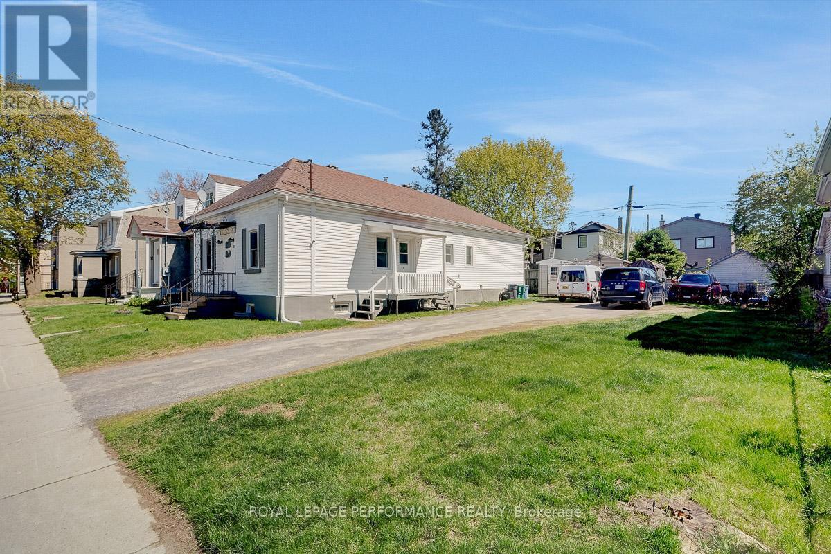 












228 CARILLON STREET

,
Ottawa,




Ontario
K1L5X8

