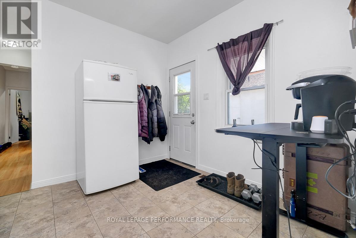 












228 CARILLON STREET

,
Ottawa,




Ontario
K1L5X8

