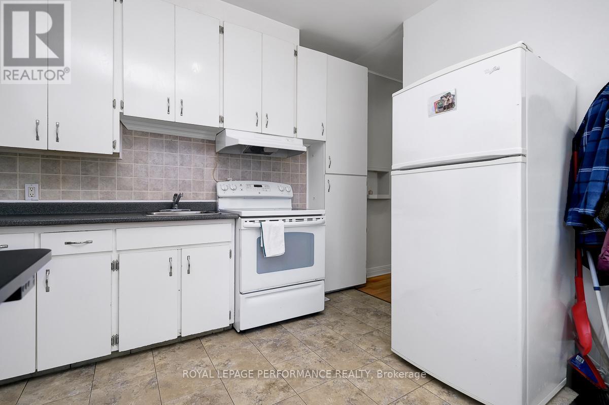 












228 CARILLON STREET

,
Ottawa,




Ontario
K1L5X8

