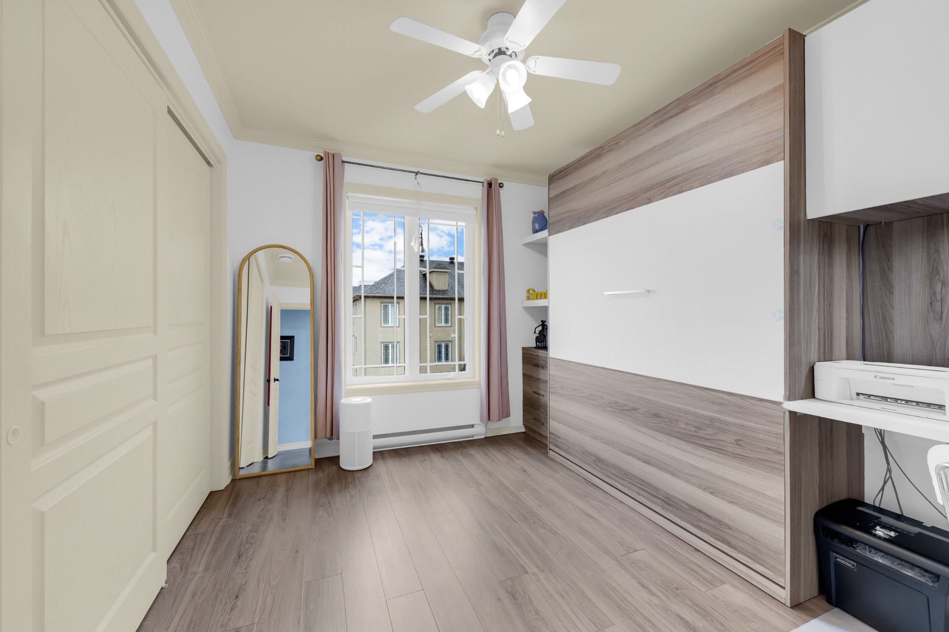 









2295


Rue Isaac-Jogues

, 7,
Saint-Jérôme,




QC
J7Y5H8

