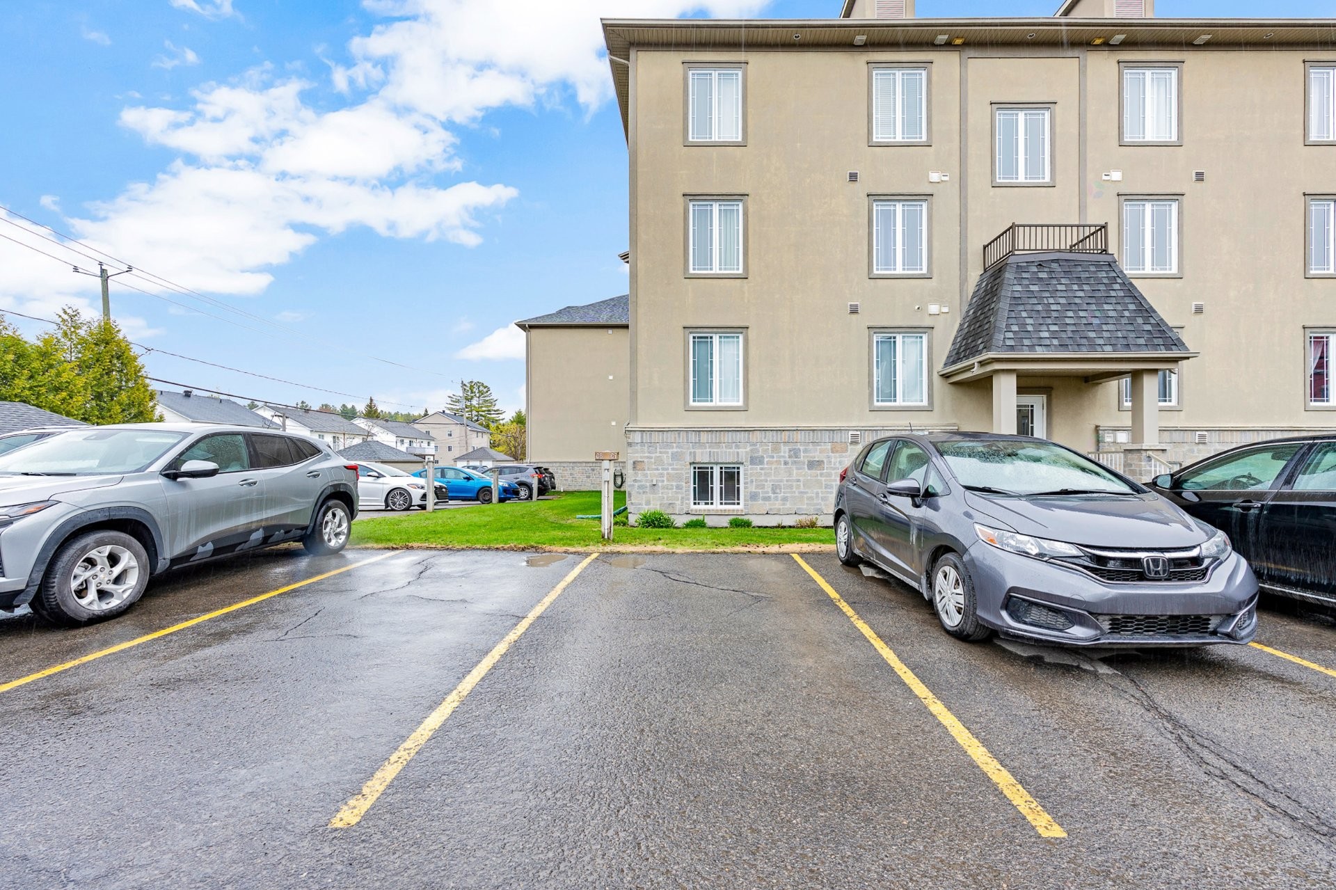 









2295


Rue Isaac-Jogues

, 7,
Saint-Jérôme,




QC
J7Y5H8

