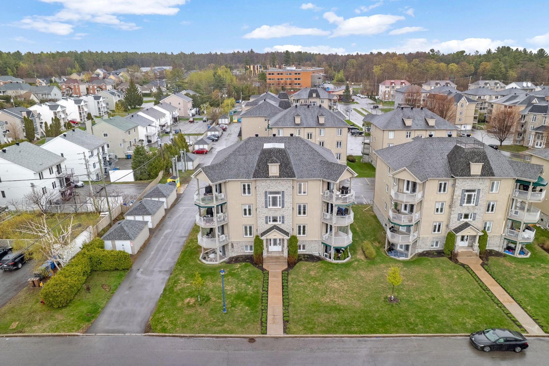 









2295


Rue Isaac-Jogues

, 7,
Saint-Jérôme,




QC
J7Y5H8

