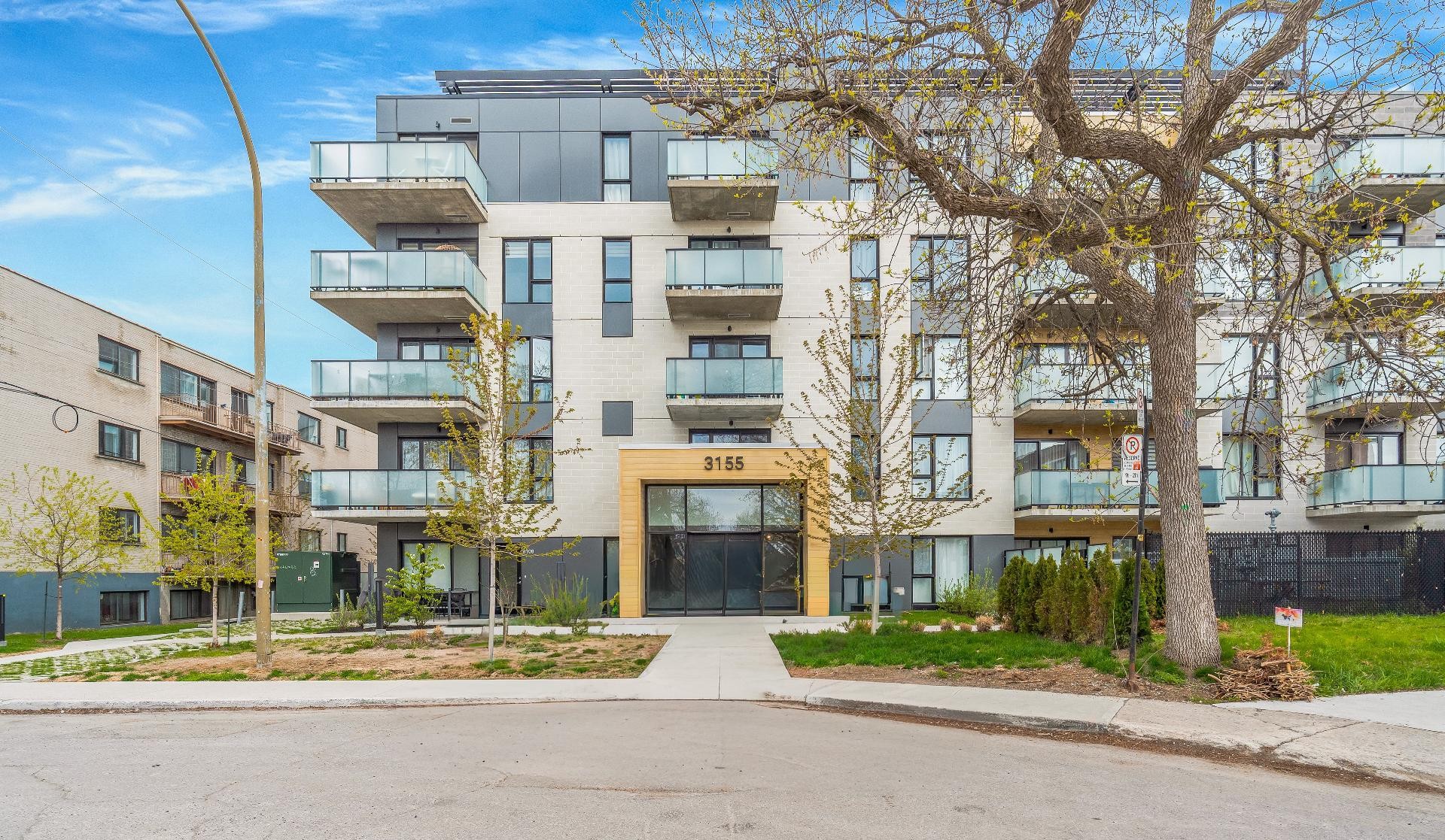 









3155


Av. Parkville

, 523,
Montréal (Mercier/Hochelaga-Maisonneuve),




QC
H1N0E7

