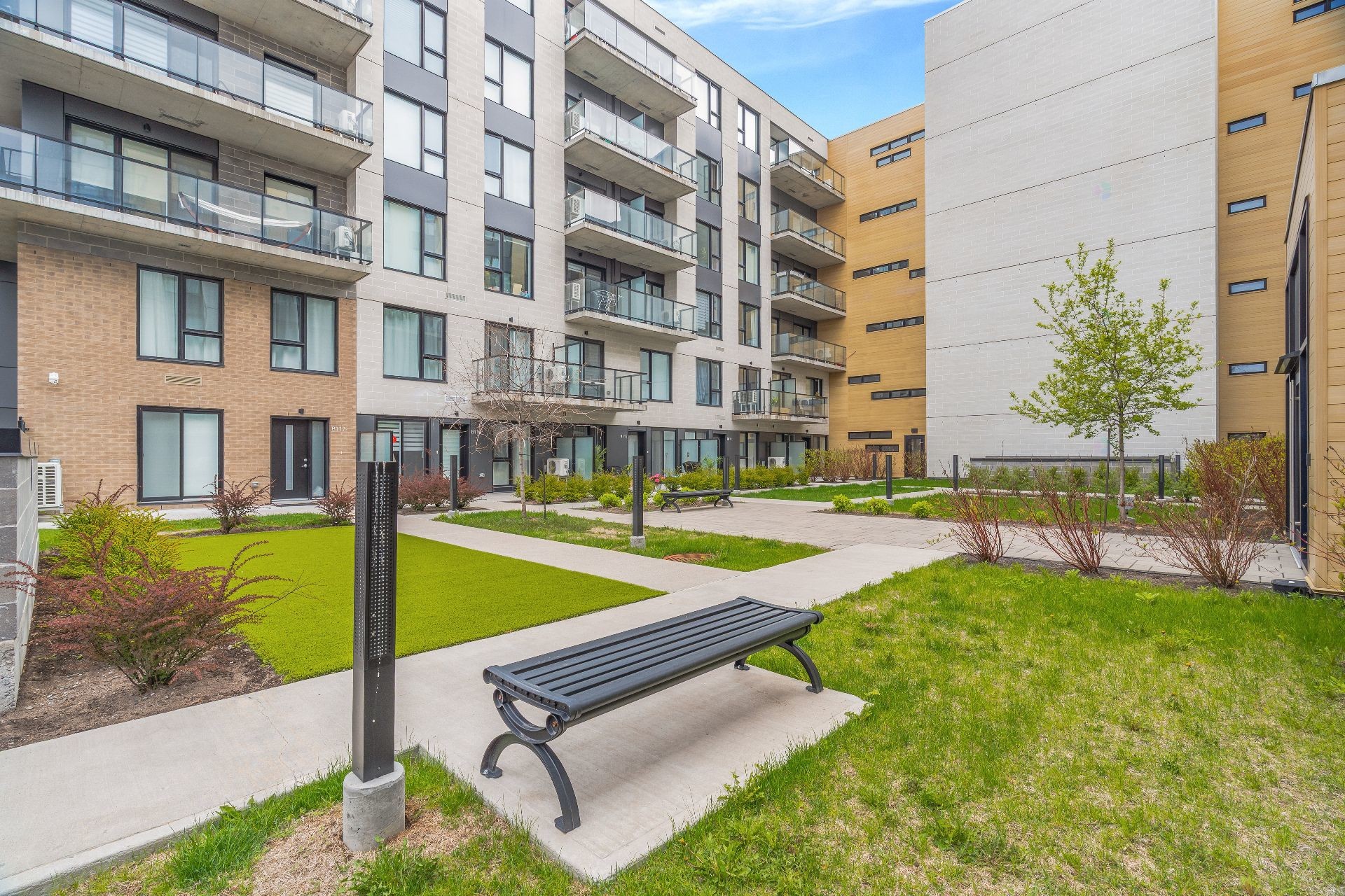 









3155


Av. Parkville

, 523,
Montréal (Mercier/Hochelaga-Maisonneuve),




QC
H1N0E7

