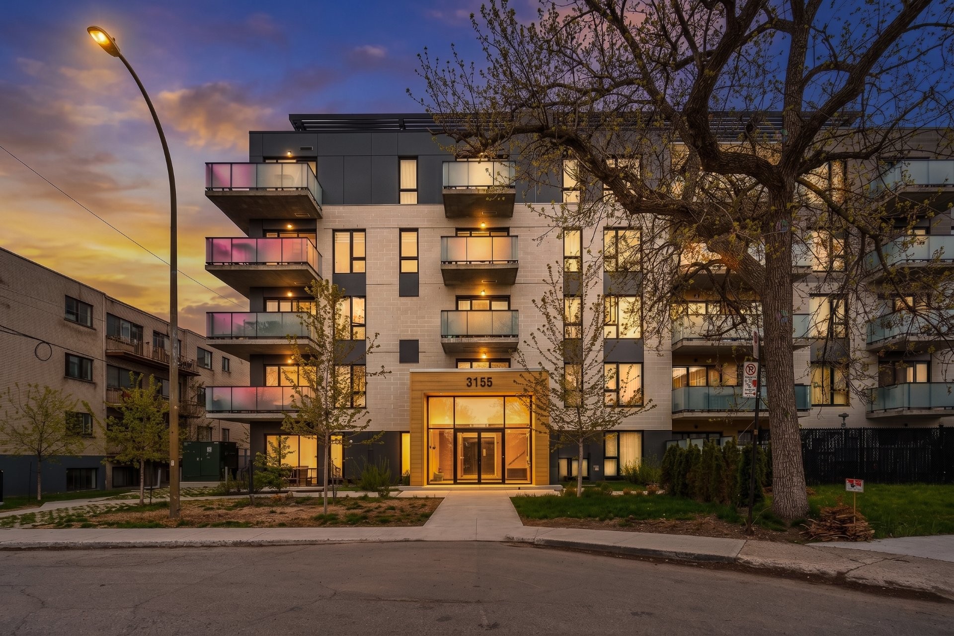









3155


Av. Parkville

, 523,
Montréal (Mercier/Hochelaga-Maisonneuve),




QC
H1N0E7


