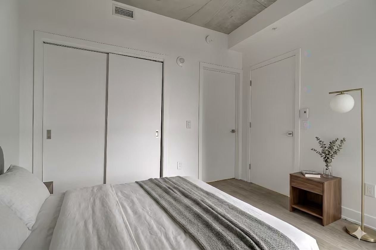 









1150


Boul. René-Lévesque E.

, 523,
Montréal (Ville-Marie),




QC
H2L0J6

