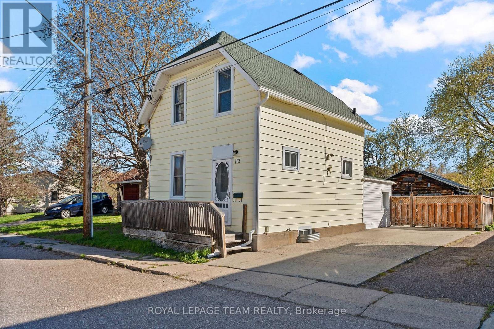 












113 QUEEN STREET N

,
Renfrew,




Ontario
K7V2A4

