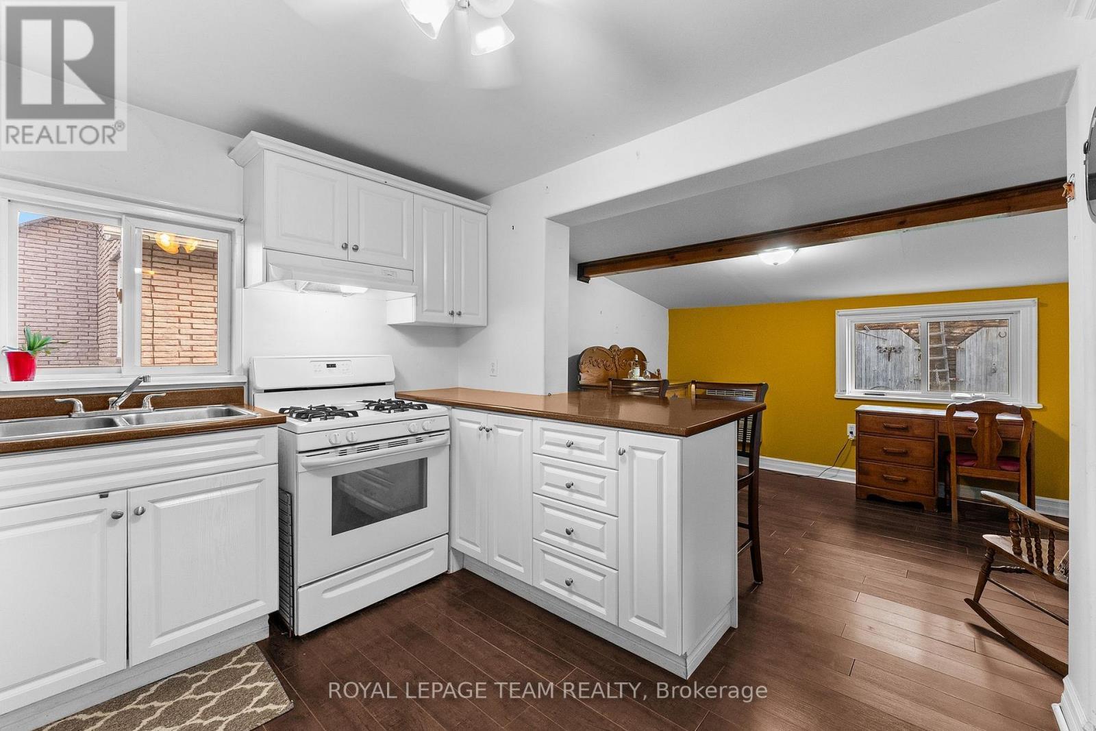 












113 QUEEN STREET N

,
Renfrew,




Ontario
K7V2A4

