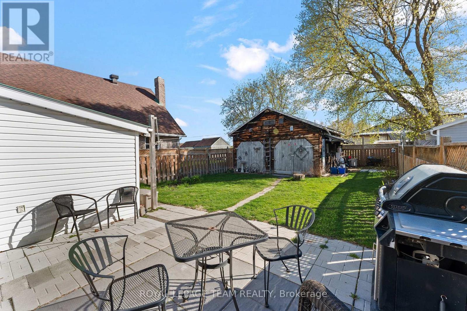 












113 QUEEN STREET N

,
Renfrew,




Ontario
K7V2A4

